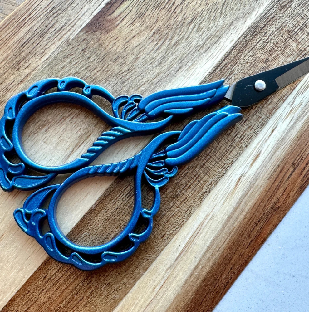 Blue Scissors 4.5 Inch – Small Cutting Tool