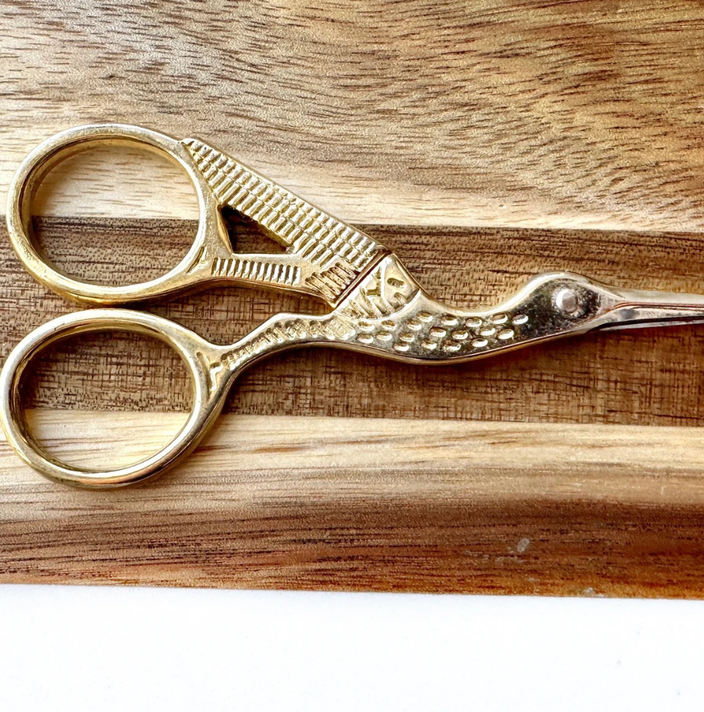 Golden Heron Scissors – 3.5 Inch Stainless Steel Thread Snippers